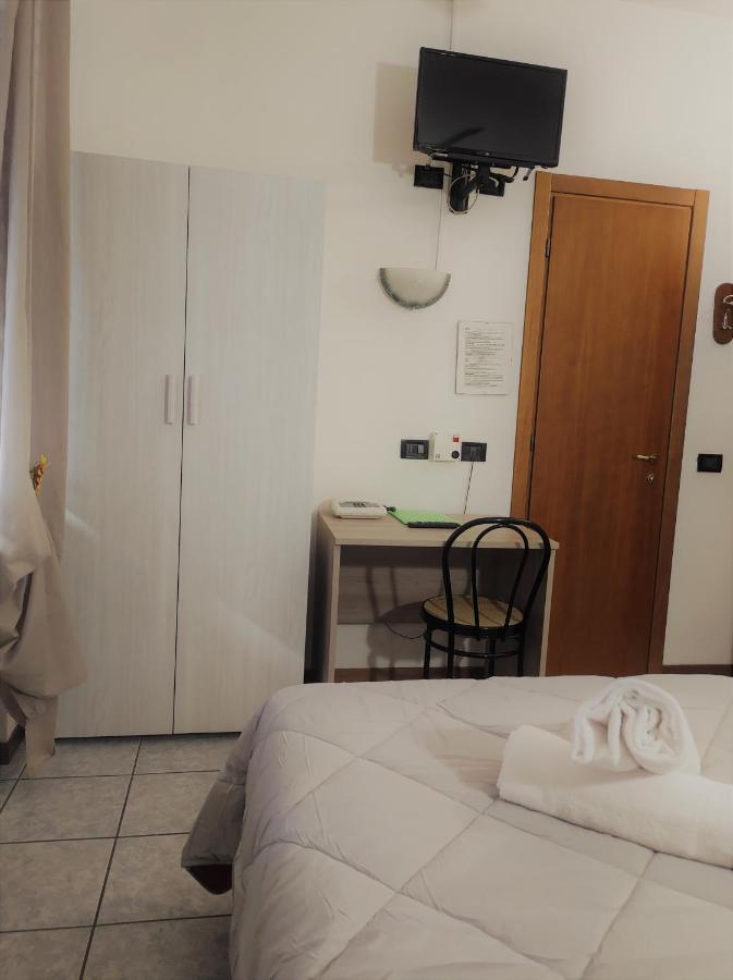 לומאצו Hotel Marinoni מראה חיצוני תמונה