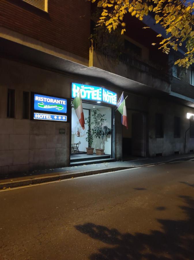 לומאצו Hotel Marinoni מראה חיצוני תמונה