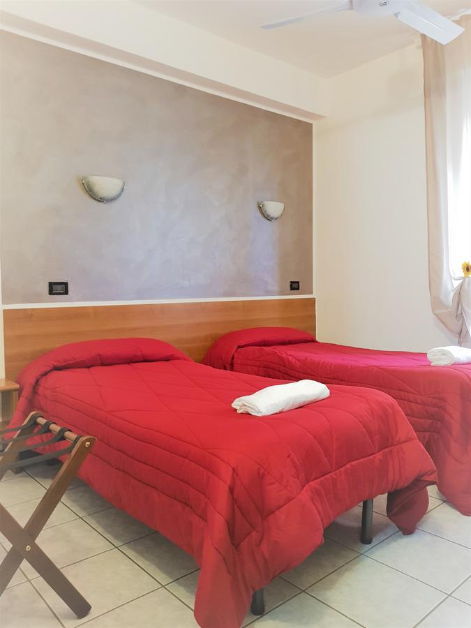 לומאצו Hotel Marinoni מראה חיצוני תמונה