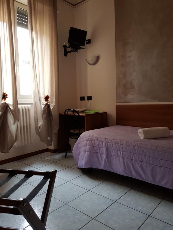 לומאצו Hotel Marinoni מראה חיצוני תמונה