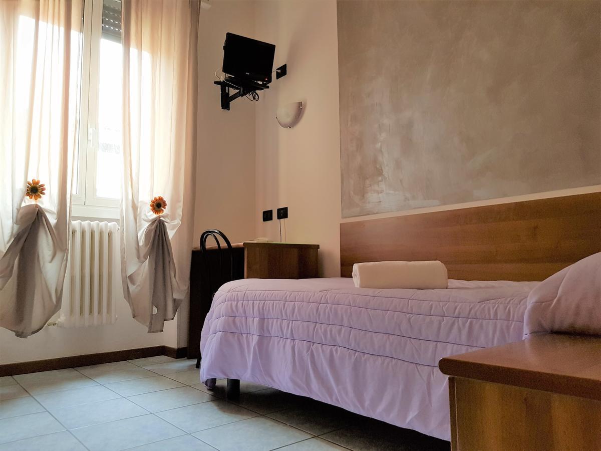 לומאצו Hotel Marinoni מראה חיצוני תמונה