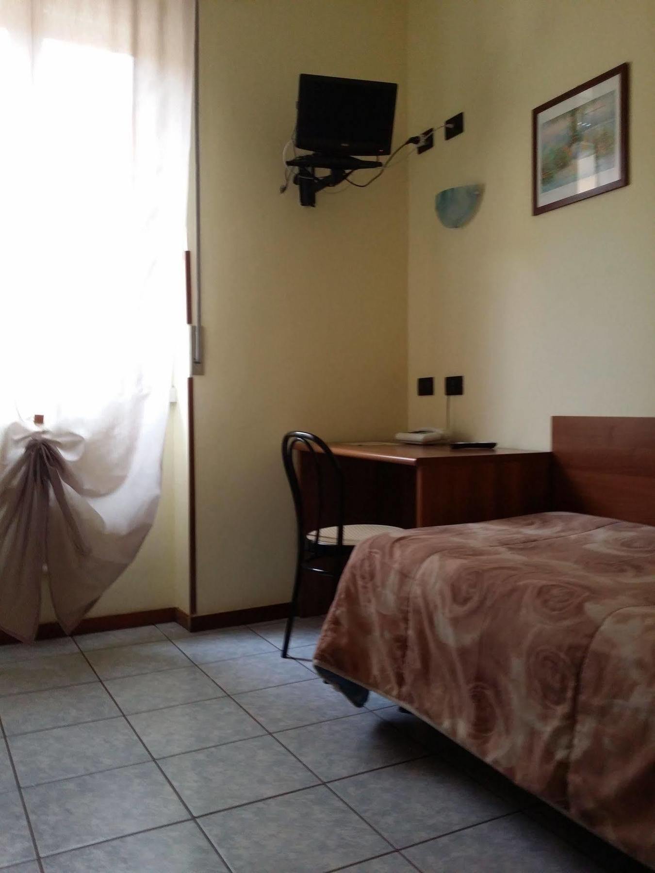 לומאצו Hotel Marinoni מראה חיצוני תמונה