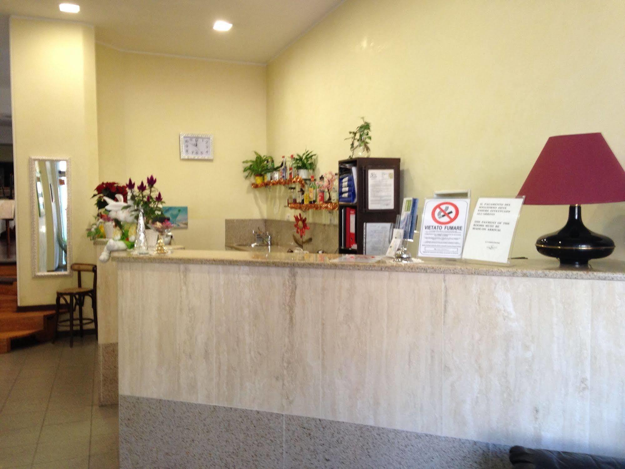 לומאצו Hotel Marinoni מראה חיצוני תמונה