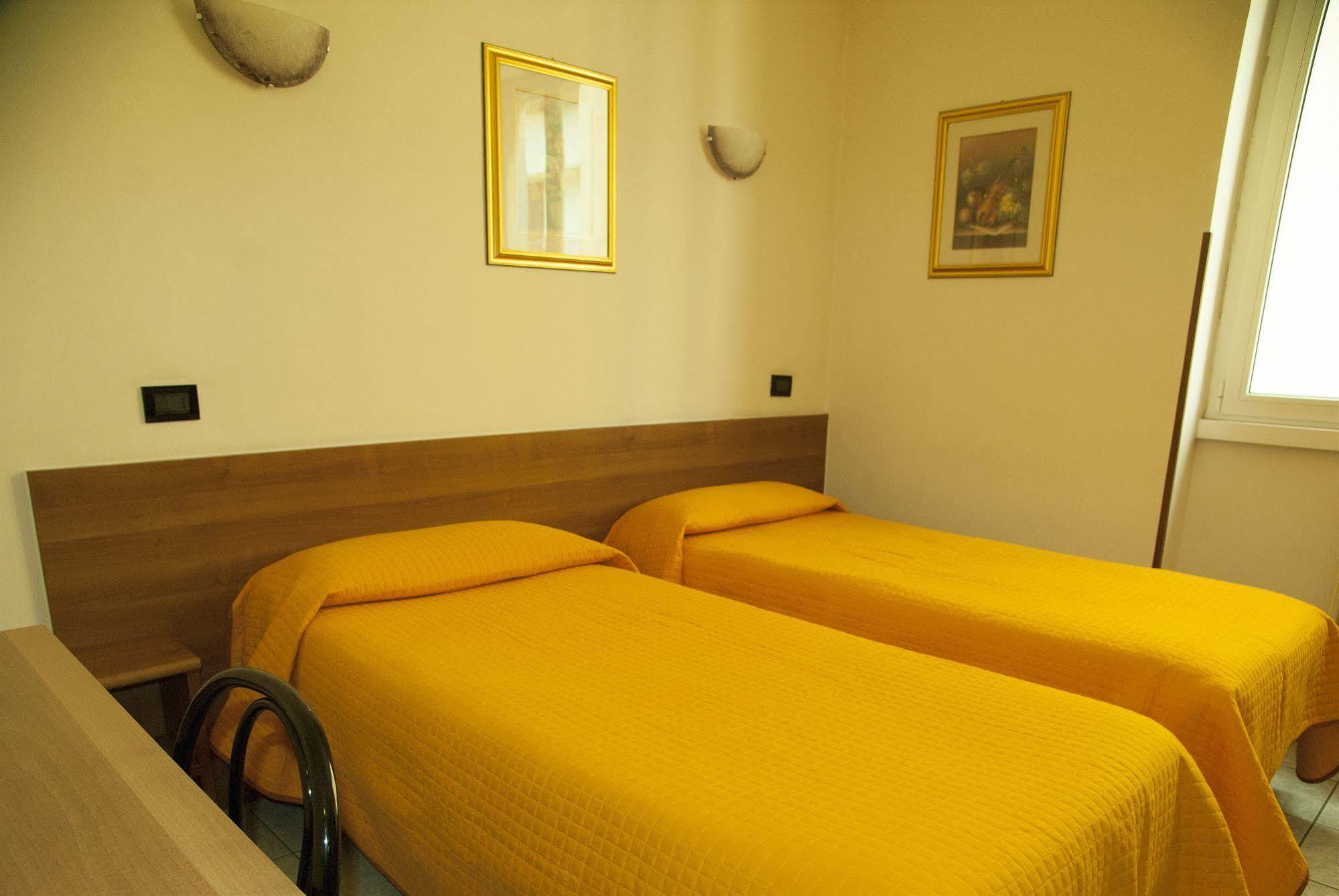 לומאצו Hotel Marinoni מראה חיצוני תמונה