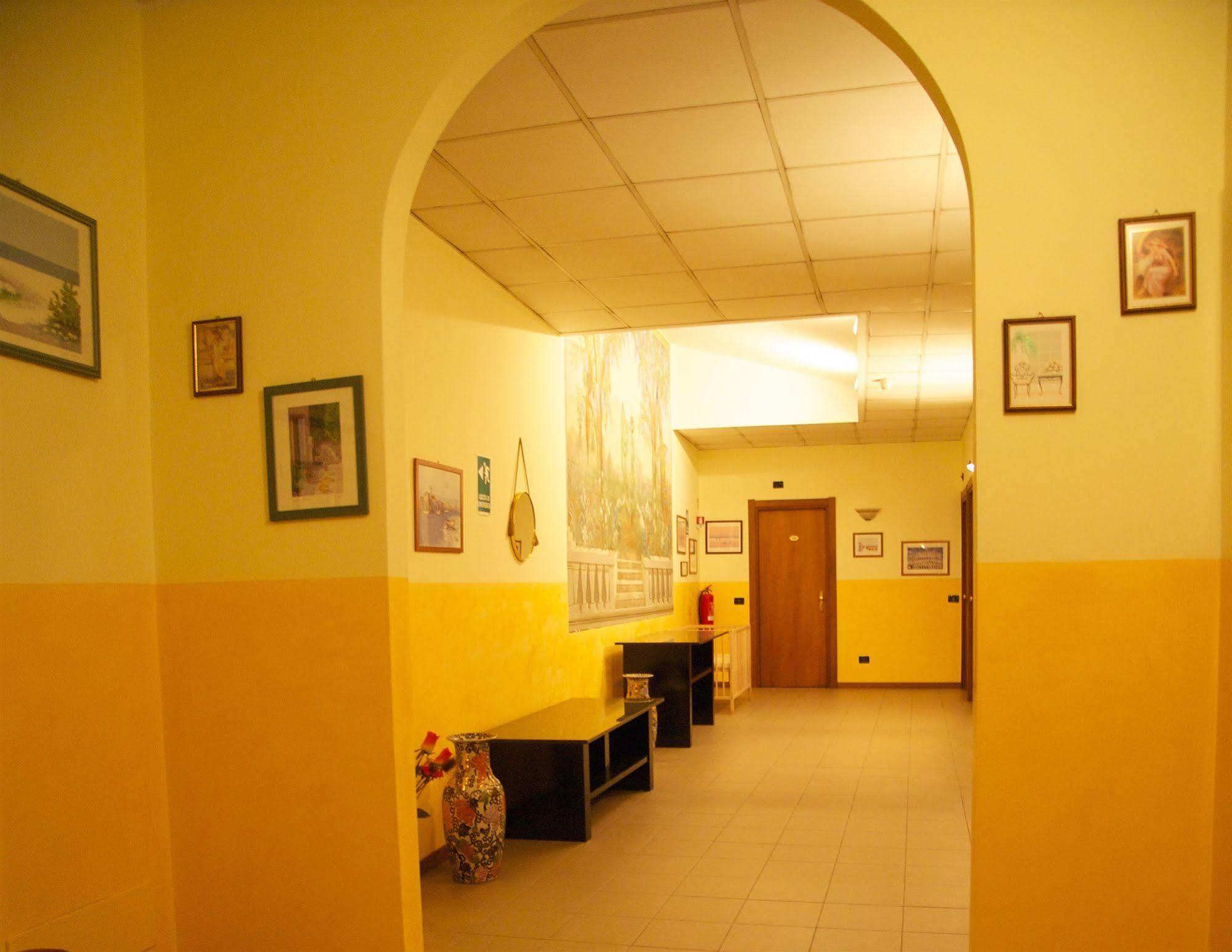 לומאצו Hotel Marinoni מראה חיצוני תמונה